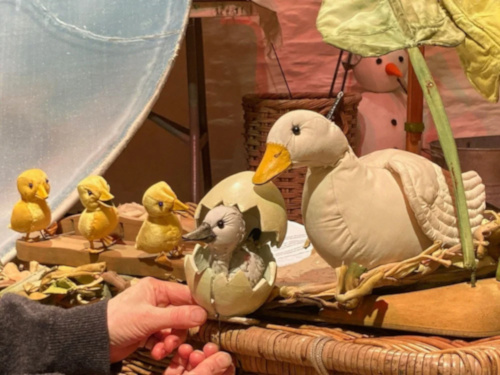 Kneehigh's The Ugly Duckling