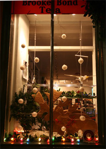 Watts Trading 2009 Christmas window