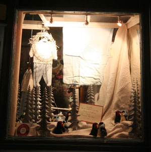 Romantic Englishwoman's 2009 Christmas window